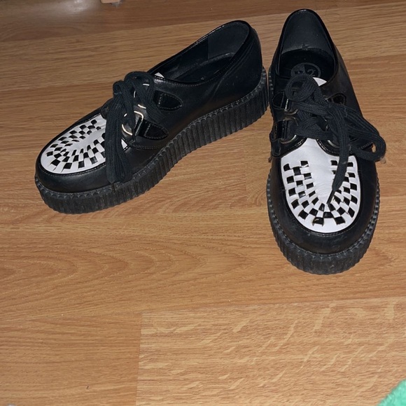 B2 platforms - Picture 2 of 3